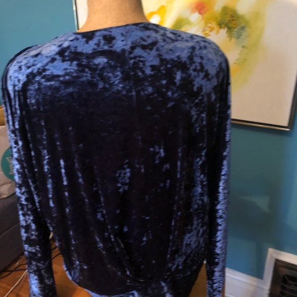 Holiday Stunner Zara Velvet Semi Wrap Top NWT - Picture 6 of 7